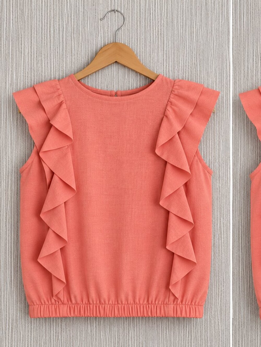 🌸 Linen-Blend Ruffle Top – Size Small